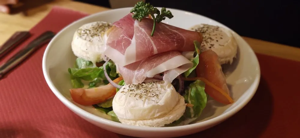 Toasts de Cabécou Sur Lit de Verdure